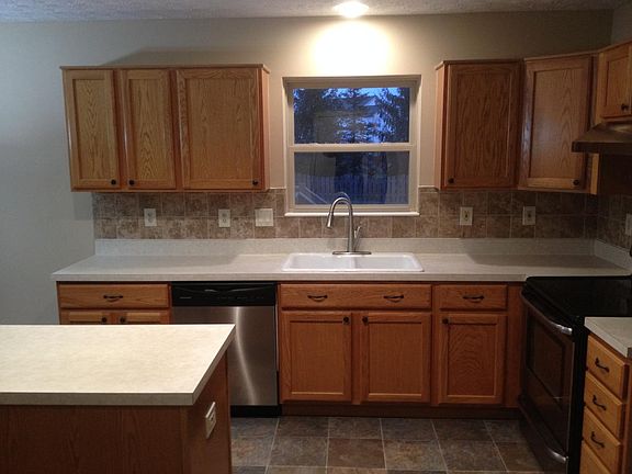 4th image of 6827 Hilmar Dr