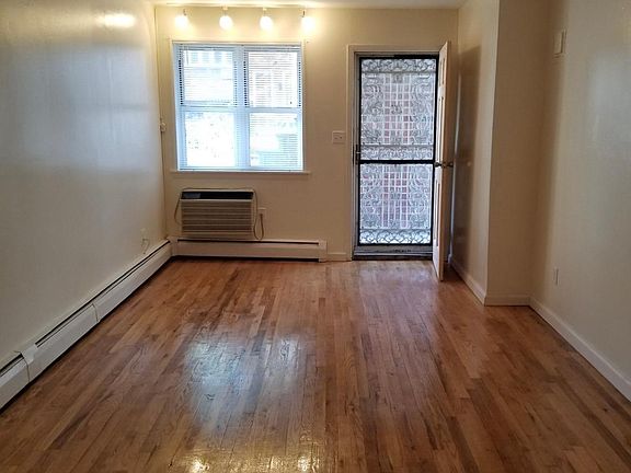 5th image of 158 Bay 32 St