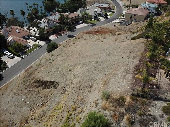 5th image of 22343 San Joaquin Dr W