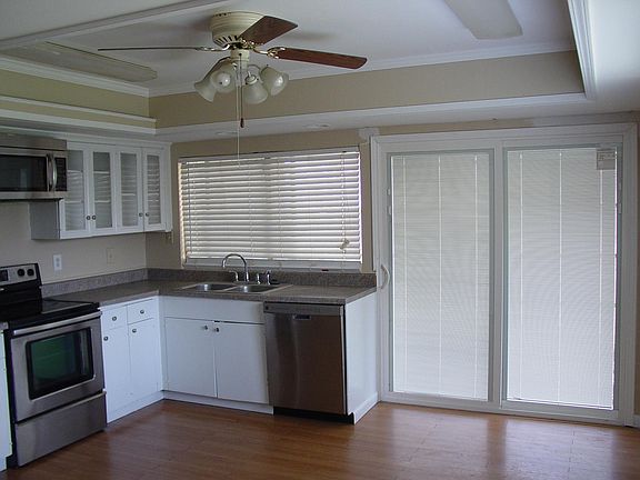 2nd image of 2204 Briarwood Dr