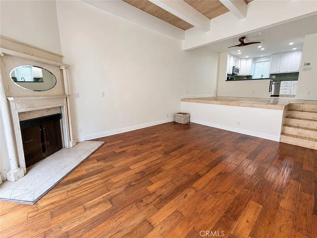 2 bed, 1295 sqft, $3,999 — Photo 3