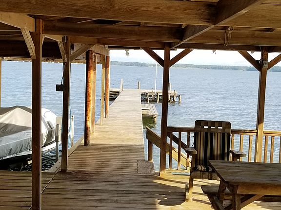 Dock