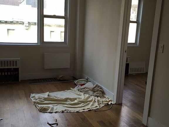 4th image of 200 E 30th St APT 8H