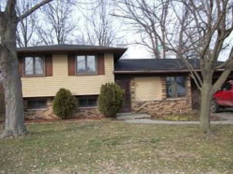 1st image of 310 Manor Park Dr