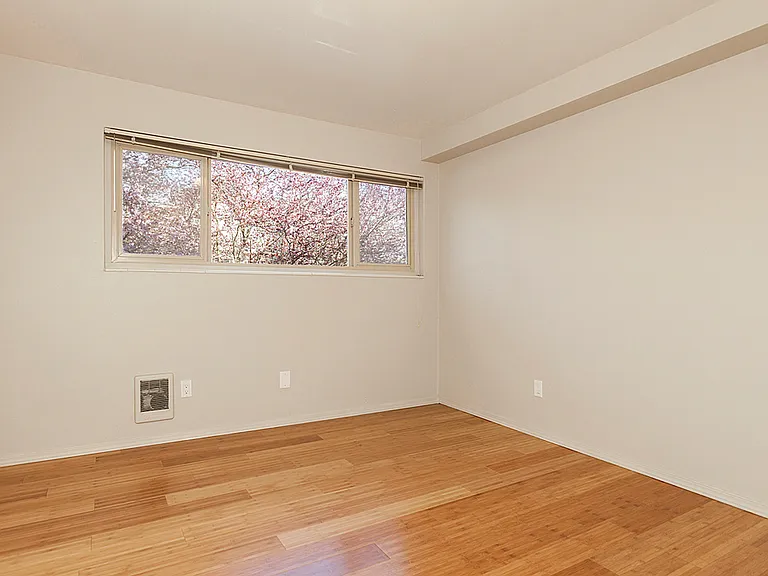951 N 42nd St — Photo 14