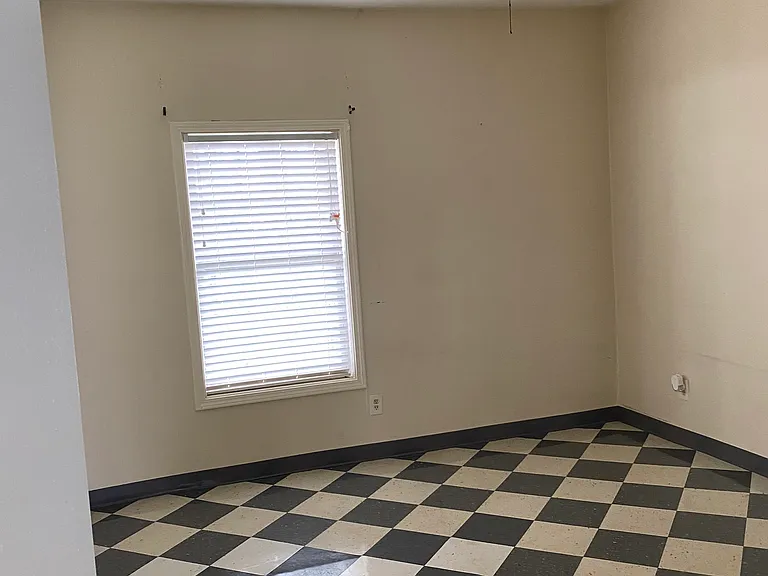 705 M St #1 — Photo 9