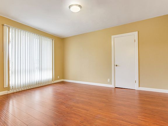 5th image of 3838 Gibraltar Ave APT 19