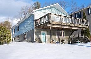2nd image of 105C Pleasant St