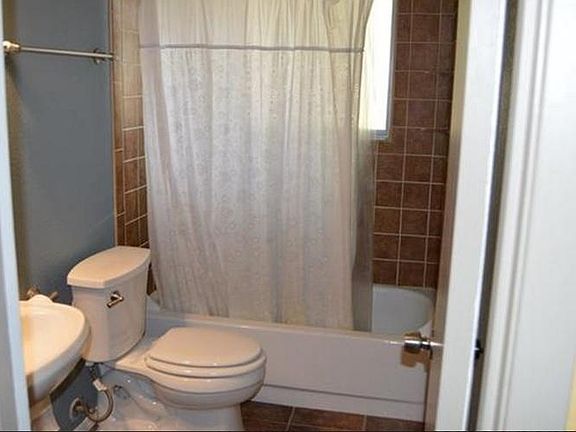 4th image of 2210 Shiloh Dr