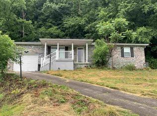 27 County Road 15, South Pt, OH 45680