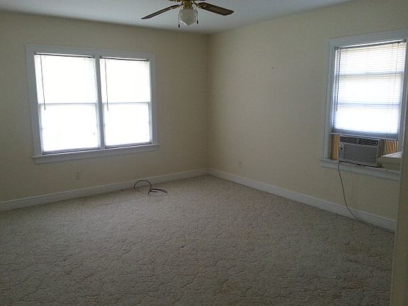 3rd image of 317 Amos St
