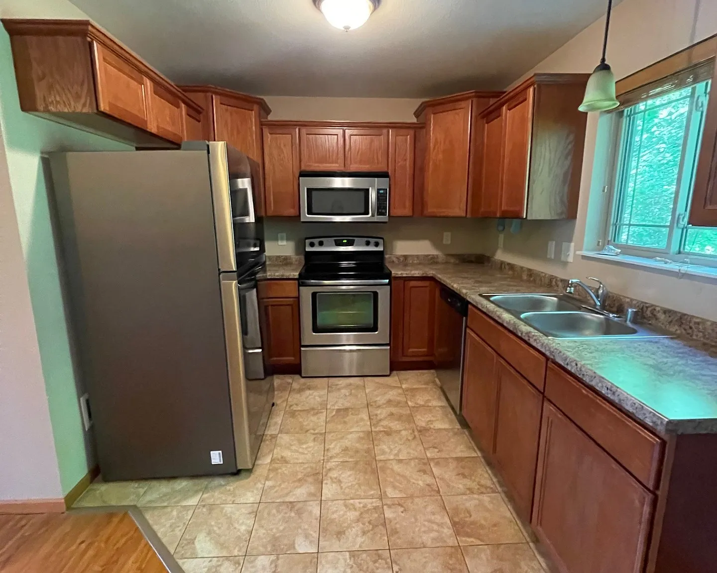 2 bed, 1.5 bath, 100 sqft, $1,475 — Photo 1