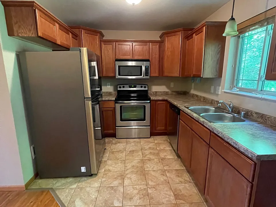 3809 Cliffside Dr #4