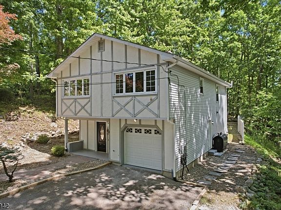 2nd image of 3 Conklin Ave