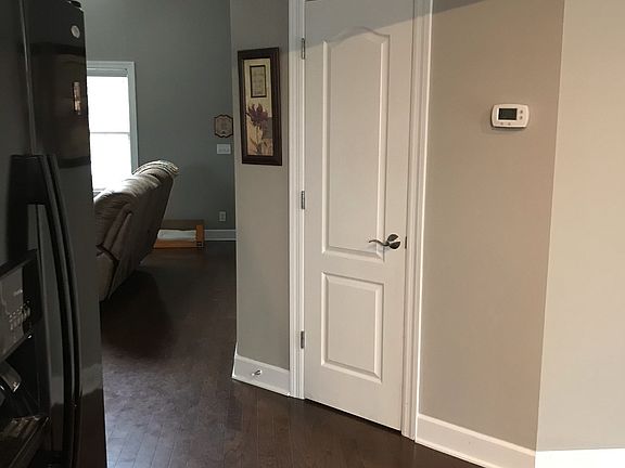 4th image of 2281 Oak Hill Dr