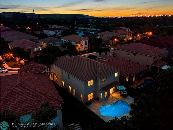 5th image of 4570 San Mellina Dr