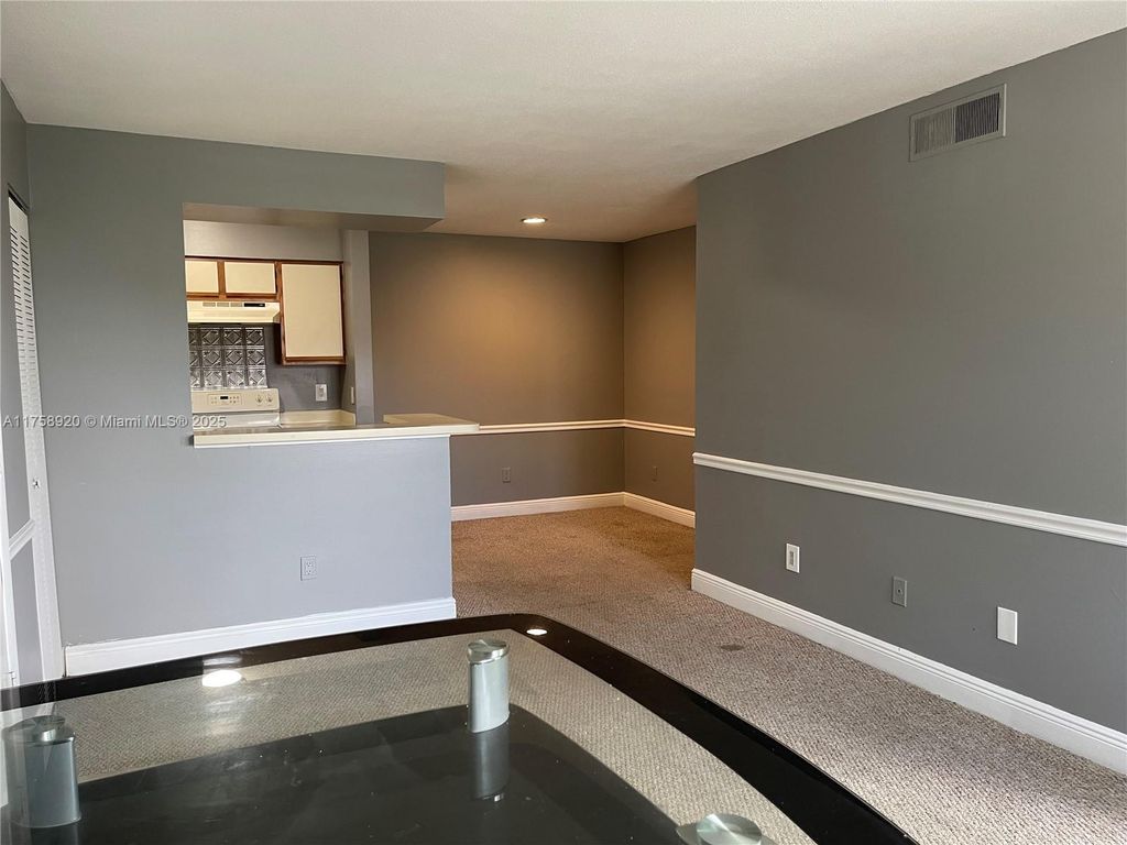 1247 SW 46th Ave APT 1312, photo 4