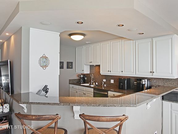 3rd image of 1440 N Lake Shore Dr APT 11A