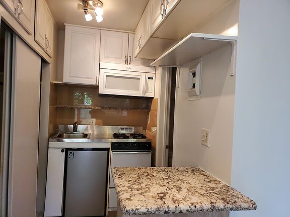 2nd image of 616 Broadway St #A