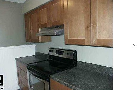 3rd image of 5092 Beach Dr SE APT D