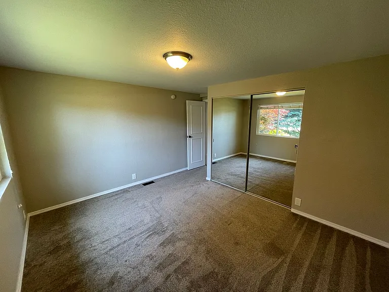 4113 Kingsway — Photo 22