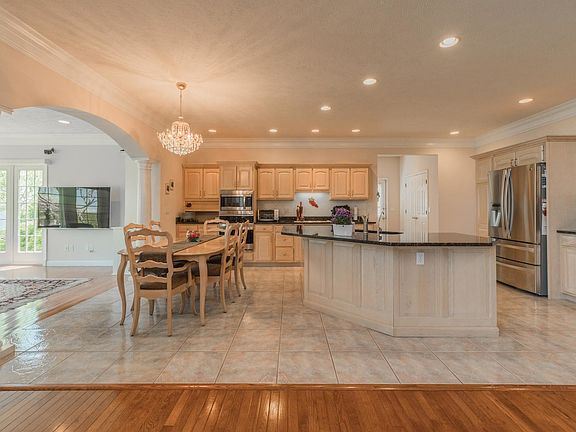5th image of 1110 Ironwood Cc Dr