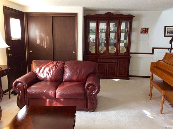 4th image of 172 Fairgreen Dr