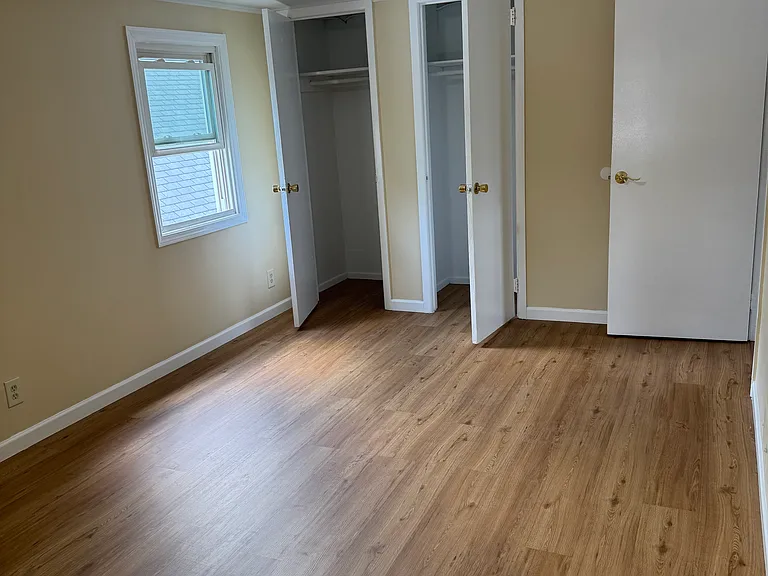 21 E 12th St #2 — Photo 5