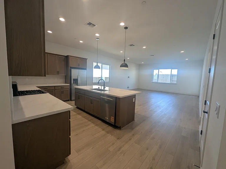 5040 Lone Star Way — Photo 5