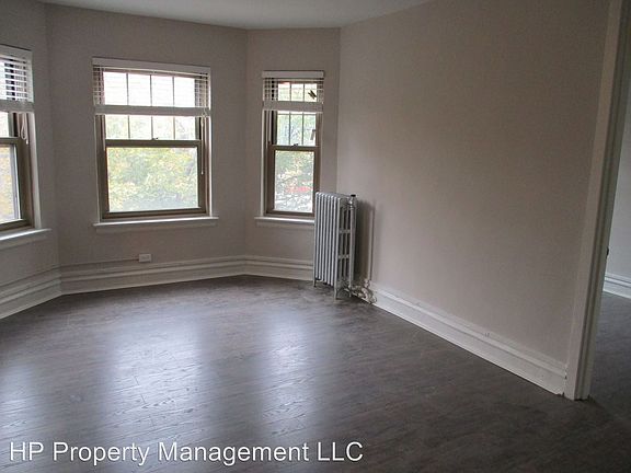 2nd image of 5125 S Kenwood Ave APT 301