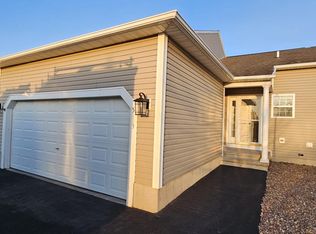 5113 Minuteman Ln, Liverpool, NY 13088