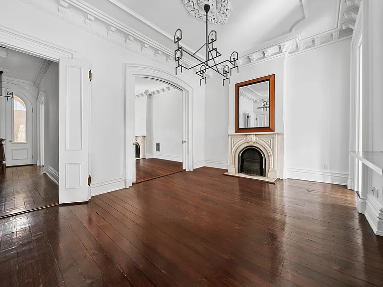 548 State St #1 — Photo 4