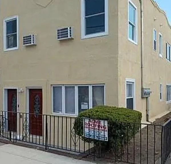 3002 Voorhies Ave #2F — Photo 1