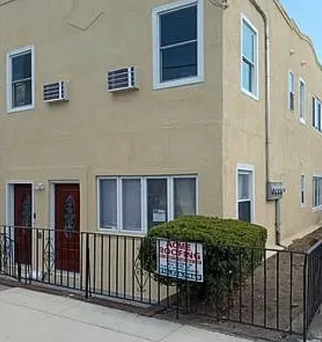 3002 Voorhies Ave #2F Photo 1