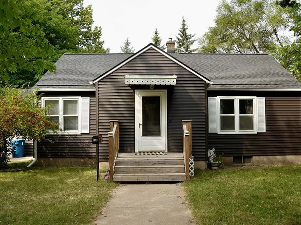 116 W Cherry St, Wayland, MI 49348