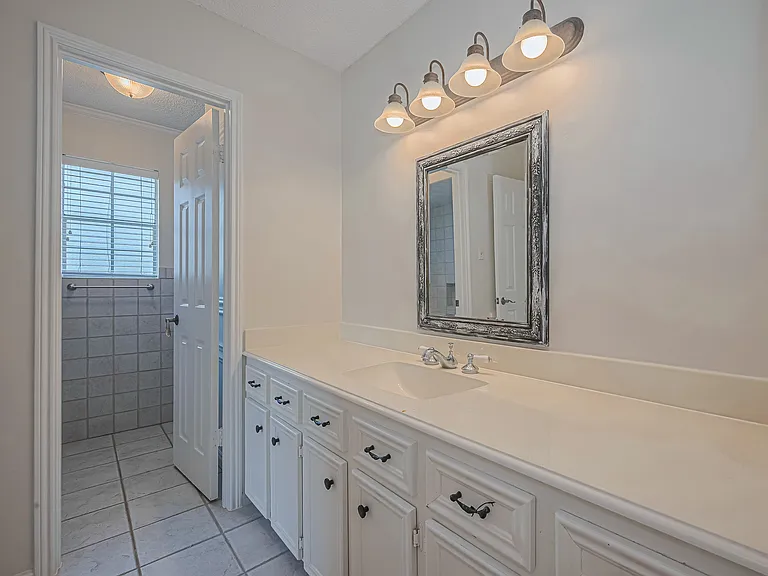 Paradise Valley Dr — Photo 23