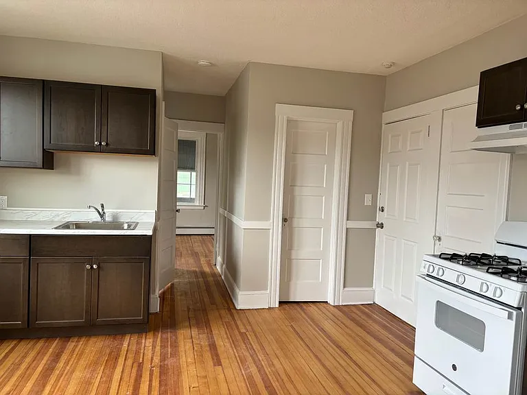 18 Kelsey St #3 — Photo 2