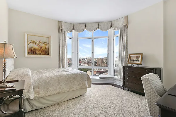 Sold by Compass | media 6