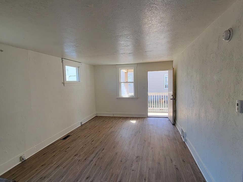 Living room leading to deck
