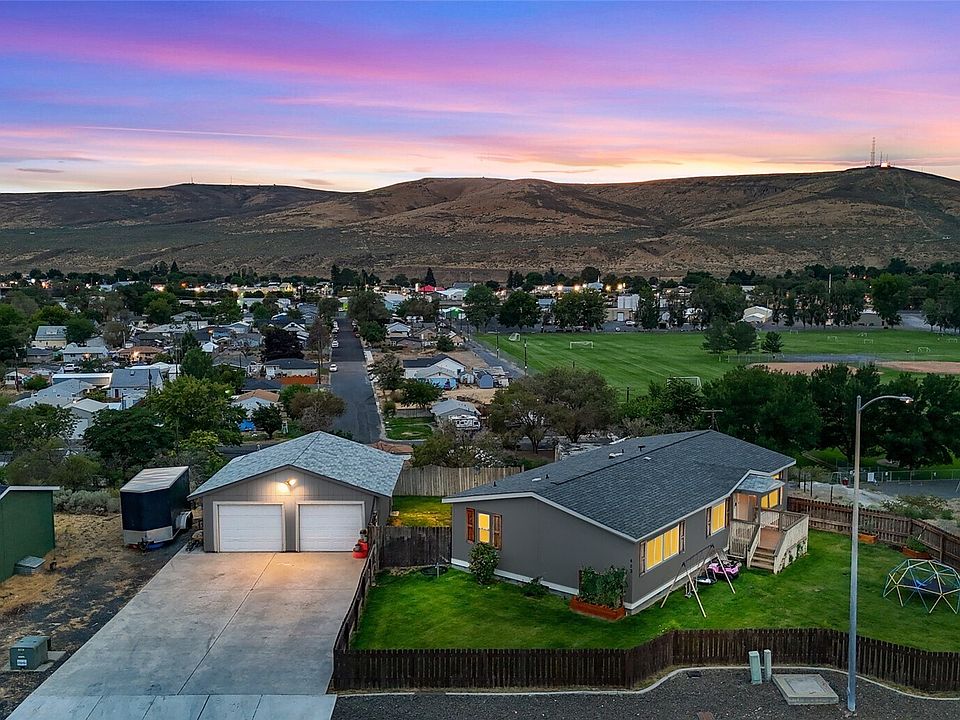 1st image of 403 Hilltop Drive
