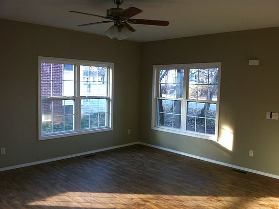 810-Livingroom_04202016