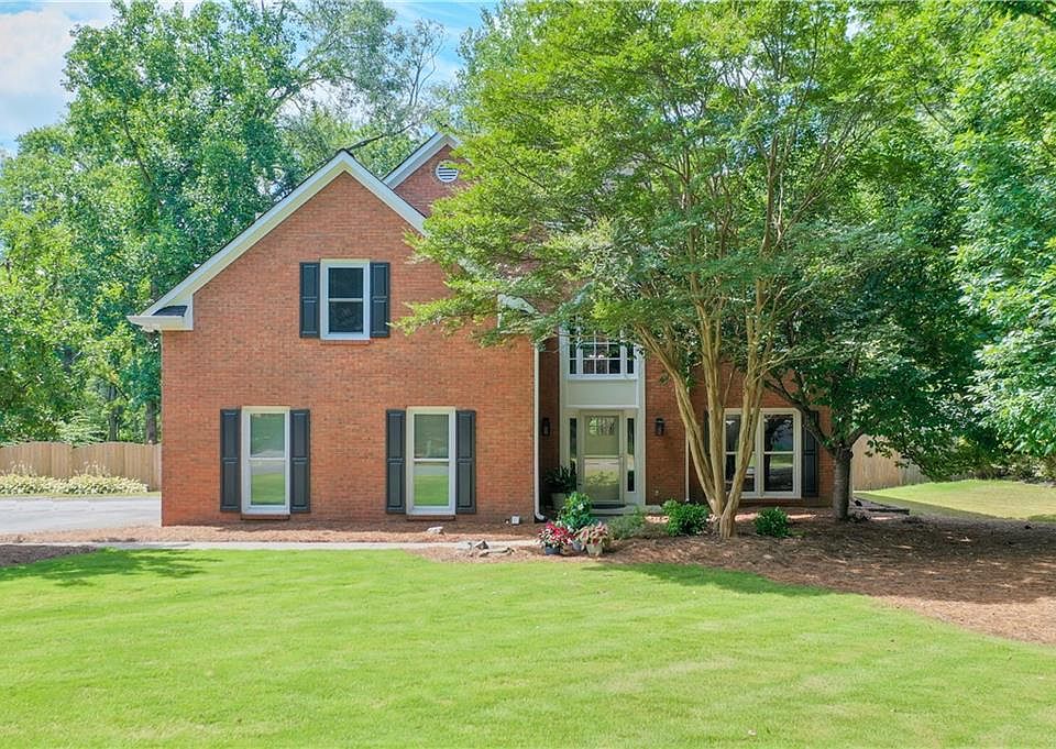 1st image of 2392 Westport Cir SW