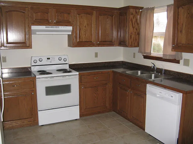 2802 S Highland Ave — Photo 11