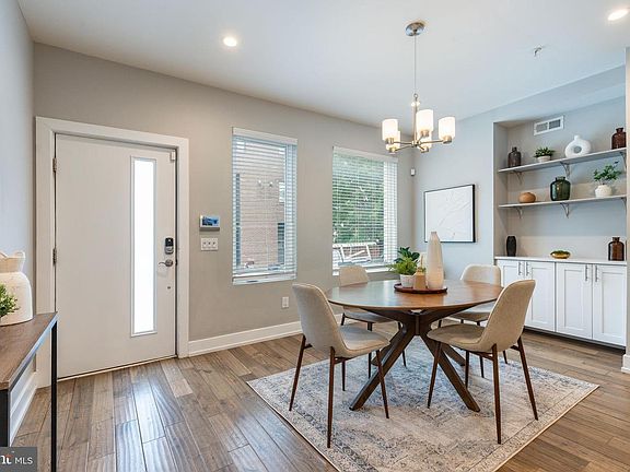 3rd image of 1344 N Hancock St