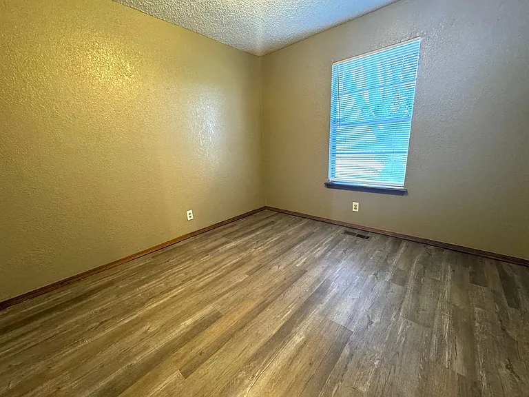 1403 S 121st East Ave — Photo 12