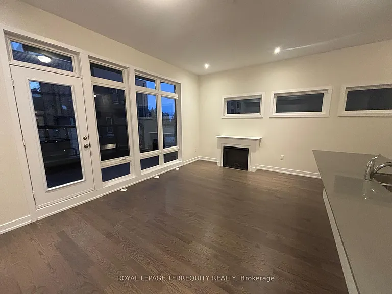 55 Ingersoll Ln — Photo 8