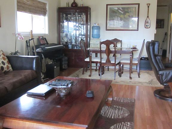 Living room/dining room