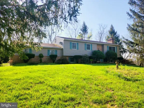 24 Richland Rd, Carlisle, PA 17015