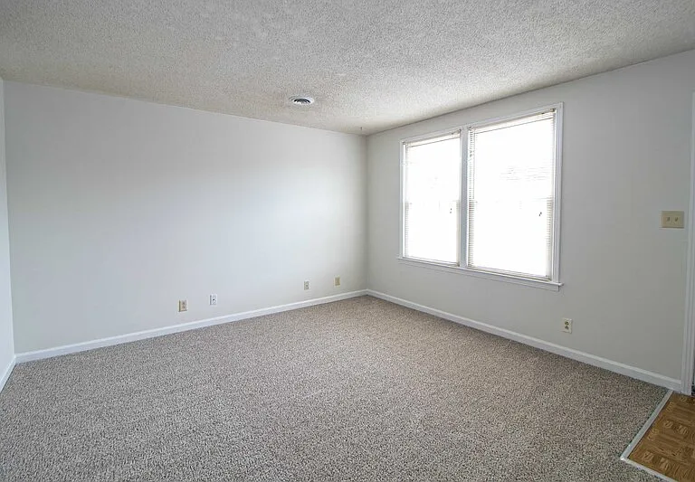 814 E Golfview Pl — Photo 5