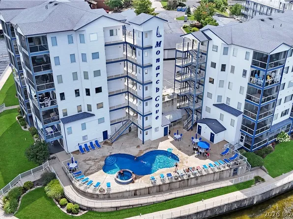 151 Upper Monarch Cove Dr Unit 3E, Lake Ozark, MO 65049